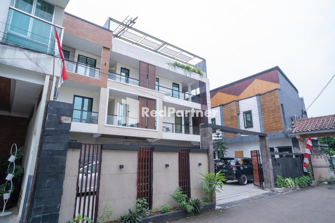 Yayah Rooms Bogor Syariah Mitra Reddoorz Exterior photo