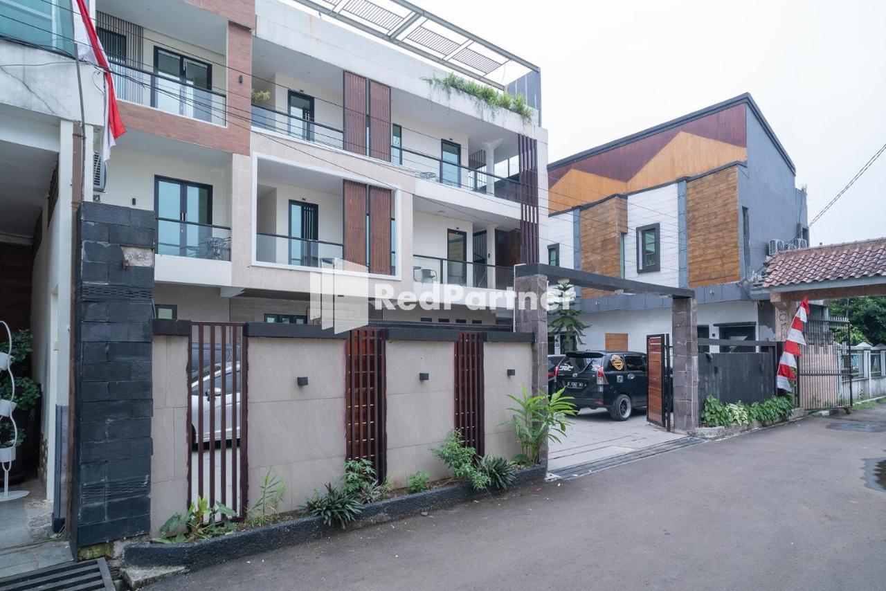 Yayah Rooms Bogor Syariah Mitra Reddoorz Exterior photo