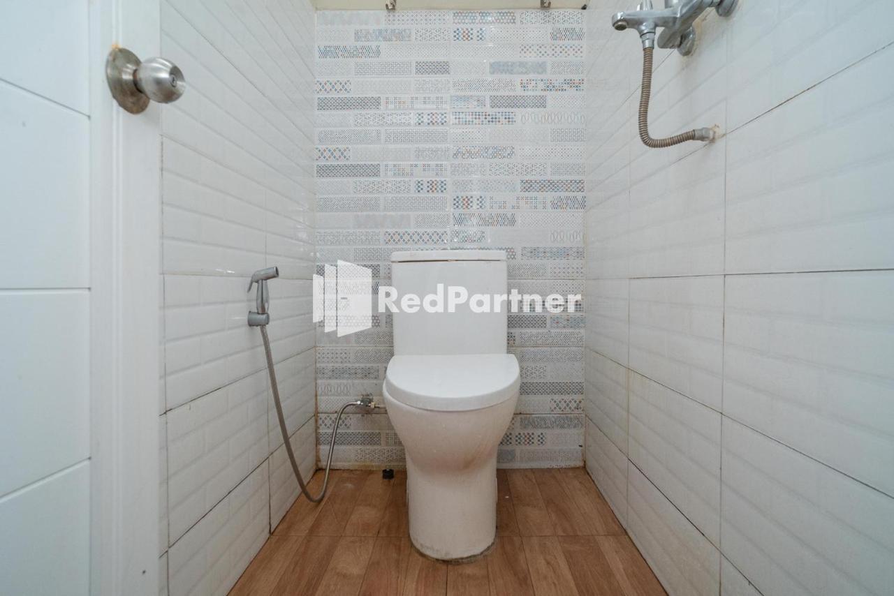 Yayah Rooms Bogor Syariah Mitra Reddoorz Exterior photo